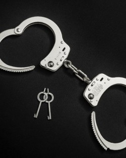 Smith & Wesson Max-Security Cuffs 