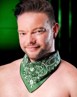 Zipper Pocket Neck Hanky - Hunter Green