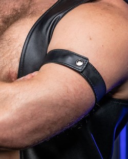 Narrow Leather Armband